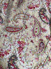 Vintage eiderdown Floral paisley 210cm X 170 Extra Large Double