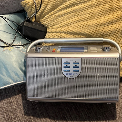 Roberts dab fm - roberts, dab/fm