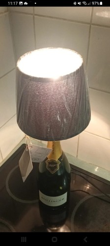 James bond 007 - bond, champagne
