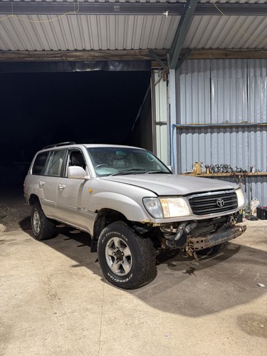 Breaking toyota land cruiser - -,