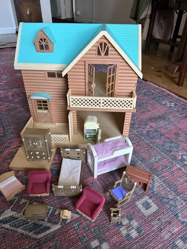 Sylvanian families larchwood - families,