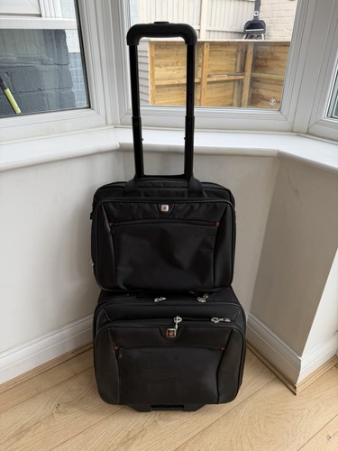 Swissgear wenger black wheeled - black,