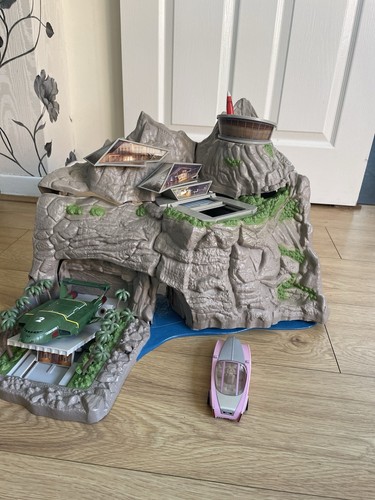 Thunderbirds are tracy - are, go!
