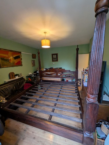 Antic poster bed - poster, super