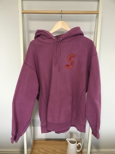 Supreme logo colour - s, fade