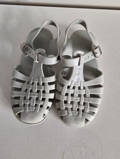 JuJu Size 11 Pale Green TBar