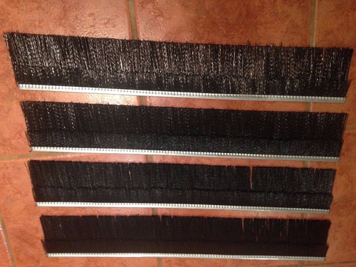 Brushes for pull - ,