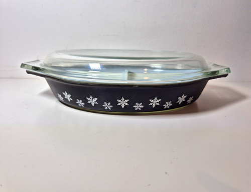 Pyrex black snowflake divided - pyrex,