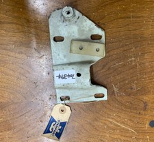 TRIUMPH 704394 HERALD 1200, 13/60 & VITESSE RANGE R/H HOOD FRAME PIVOT BRACKET