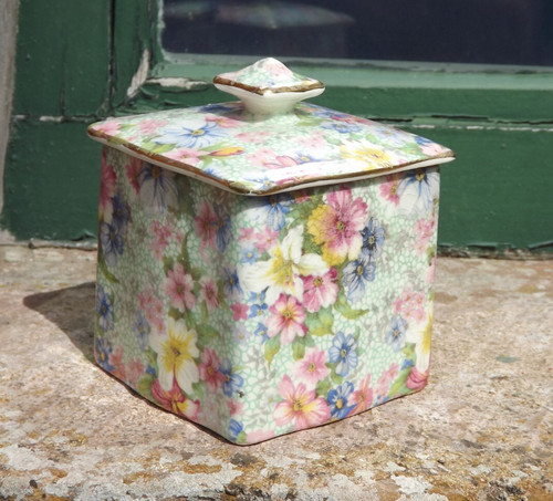 Vintage royal winton chintz - royal,