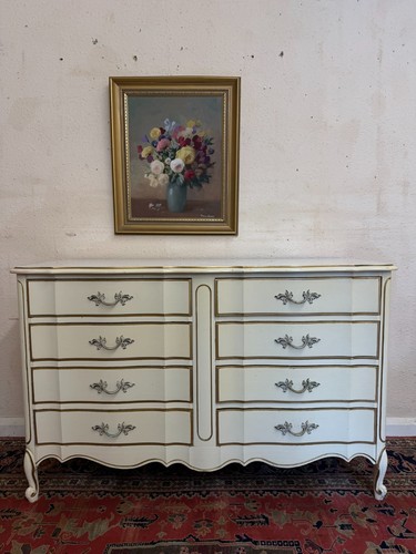 French shaped chest eight - shaped,