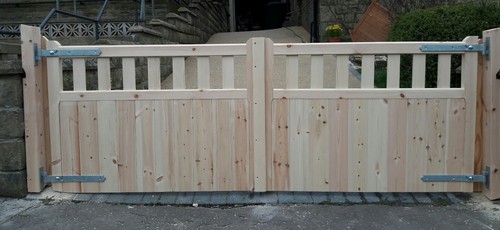 Cottage style wooden timber - ,