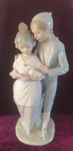 Nao lladro valencian boy - by,