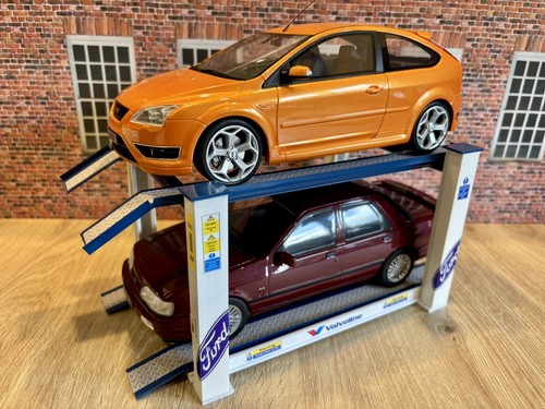 Scale post garage - 1/18, 2