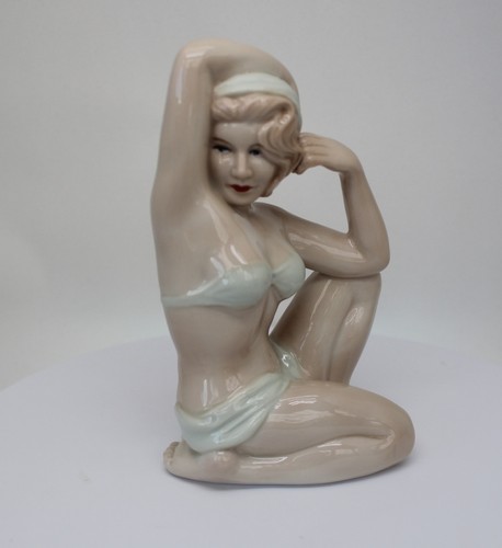 Figurine bathing beauty - figurine,