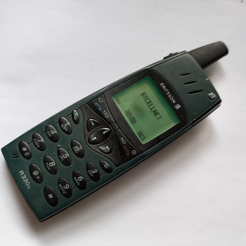 Ericsson r320s mobile phone - ,