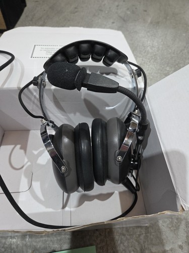 Pilot 1161 headset with - pilot,