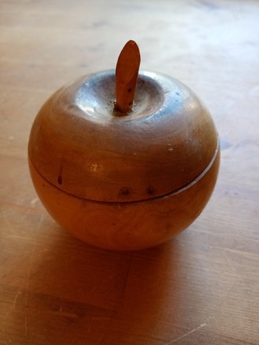 Wooden apple green box tea - apple,