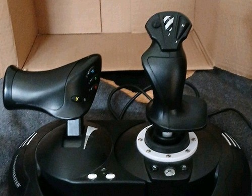 Thtustmaster flight hotus - thtustmaster, t