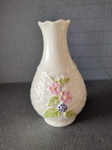 Vintage belleek china - *, posy