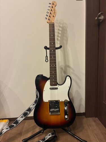 Squier fender telecaster - by,