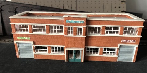 Hornby n8768 lyddle end office - n8768,