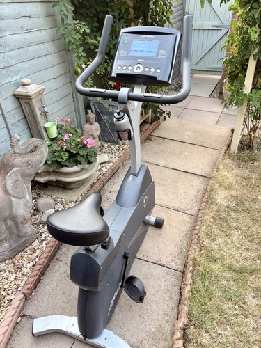 Life fitness upright - c1,