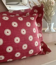 Vanessa Arbuthnott Pretty