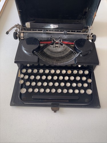 1931 royal portable typewriter - 1931,
