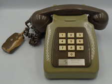 VINTAGE 1970s PO 756 GNA 80/4 PUSH BUTTON TELEPHONE & 52A CONNECTION BOX