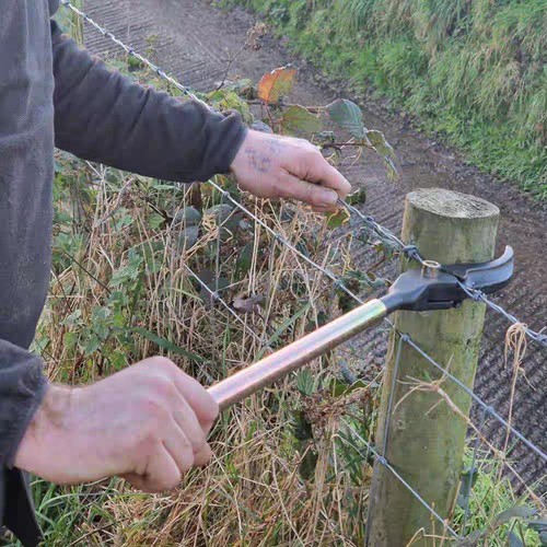 Wire puller strainer bar - wire,