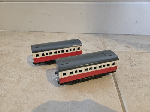 Red express coaches tomy - 2x,