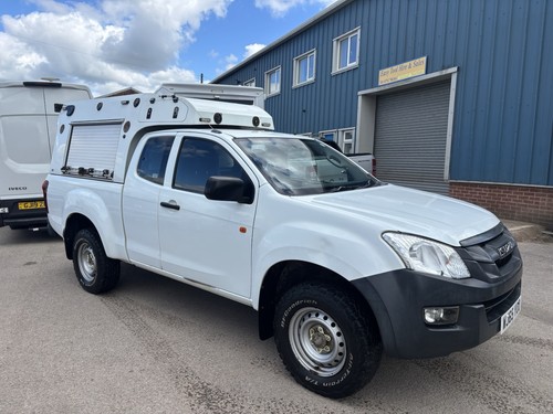 2015 isuzu d - ,