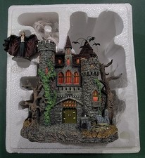 HAWTHORNE VILLAGE UNIVERSAL