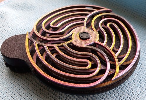 Optical illusion disc handheld - illusion,