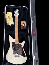 Ernie Ball Music Man Albert