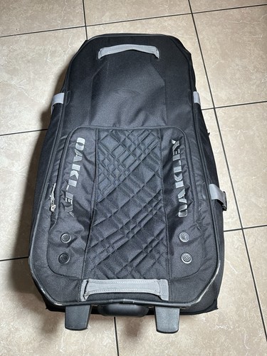 Oakley rolling travel suitcase - oakley,
