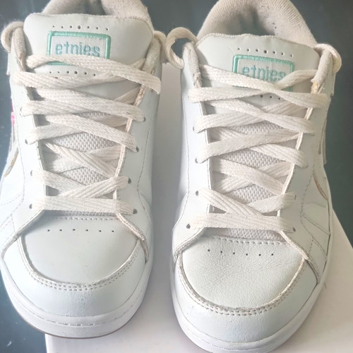 Etnies women skateboarding - etnies,