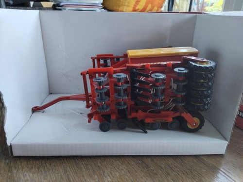 Britains 40922 scale - britains, 1:32