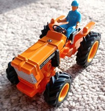 1/16 SCALE TRACTOR TOY