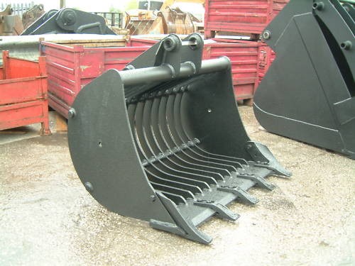 8 ton size - 6, digger