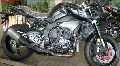 Yamaha 2020 cover - yamaha, side