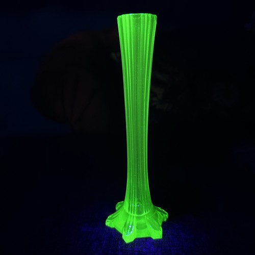Art deco uranium - uranium, glass