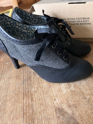Joe brown shoes size black - brown,