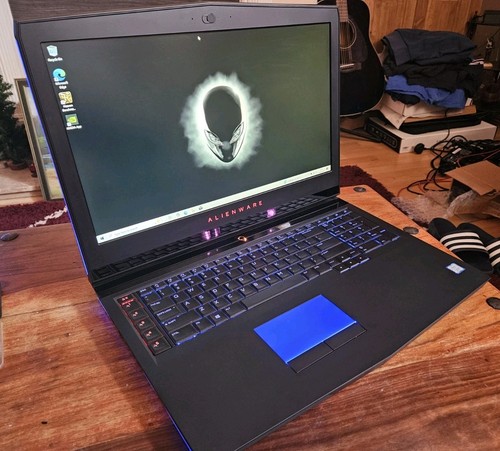 Alienware gaming laptop - alienware,