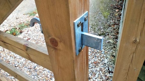 Wooden gates central closing - gates,