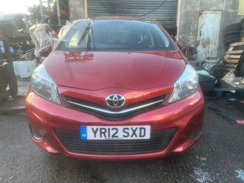Toyota yaris mk3 2011 - toyota,