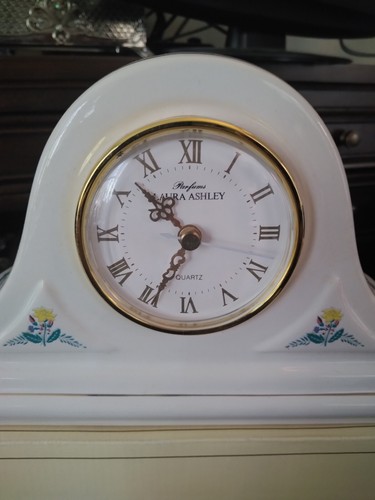 Mantel clock laura - mantel,