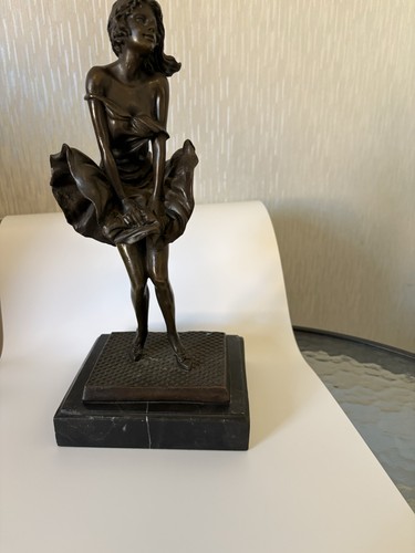 Marilyn monroe bronze - monroe,