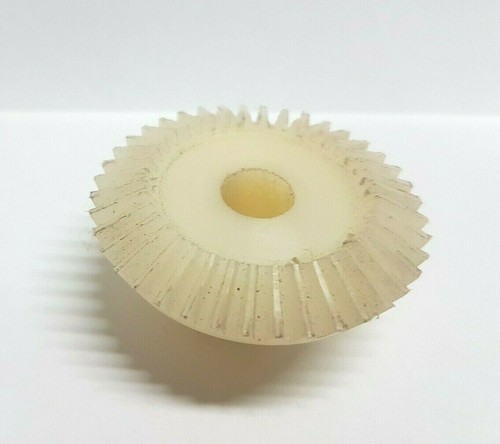 Cog wheel nylon - cog, gear